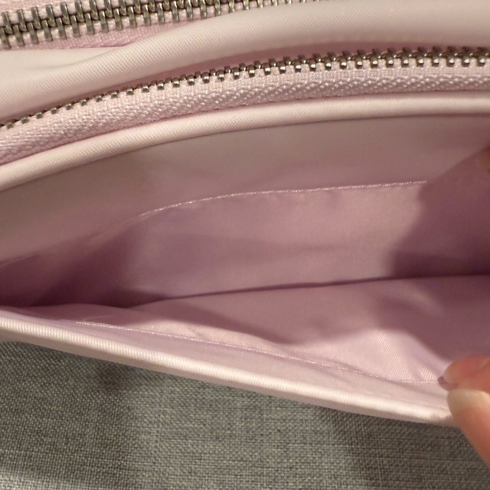 Lululemon pink camera crossbody bag - Picture 3 of 8
